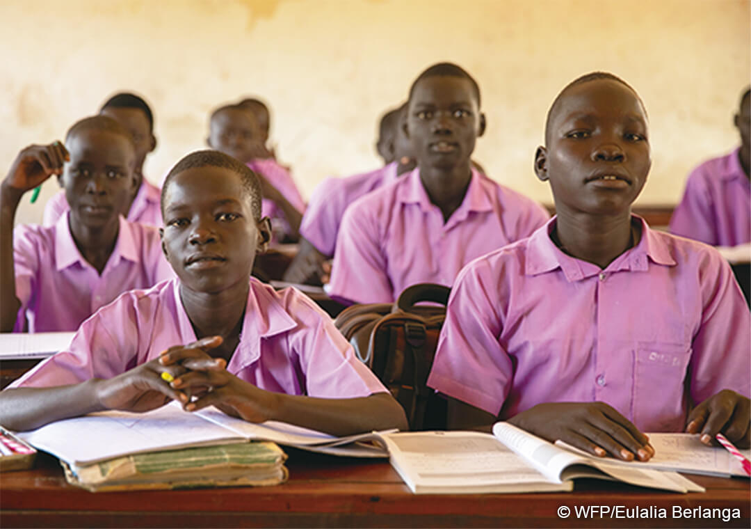 給食支援を一部停止という苦渋の選択。年内再開への道を急ぐ。